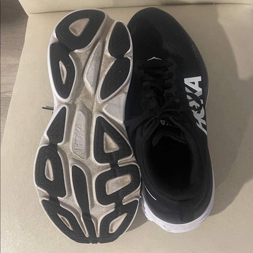 Hoka Bondi 8 Black White Ultra Cushioned Sneakers Performance Foam Lightweight - Picture 6 of 8